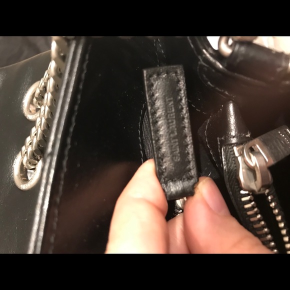 Saint Laurent Medium Loulou bag - Picture 10 of 12